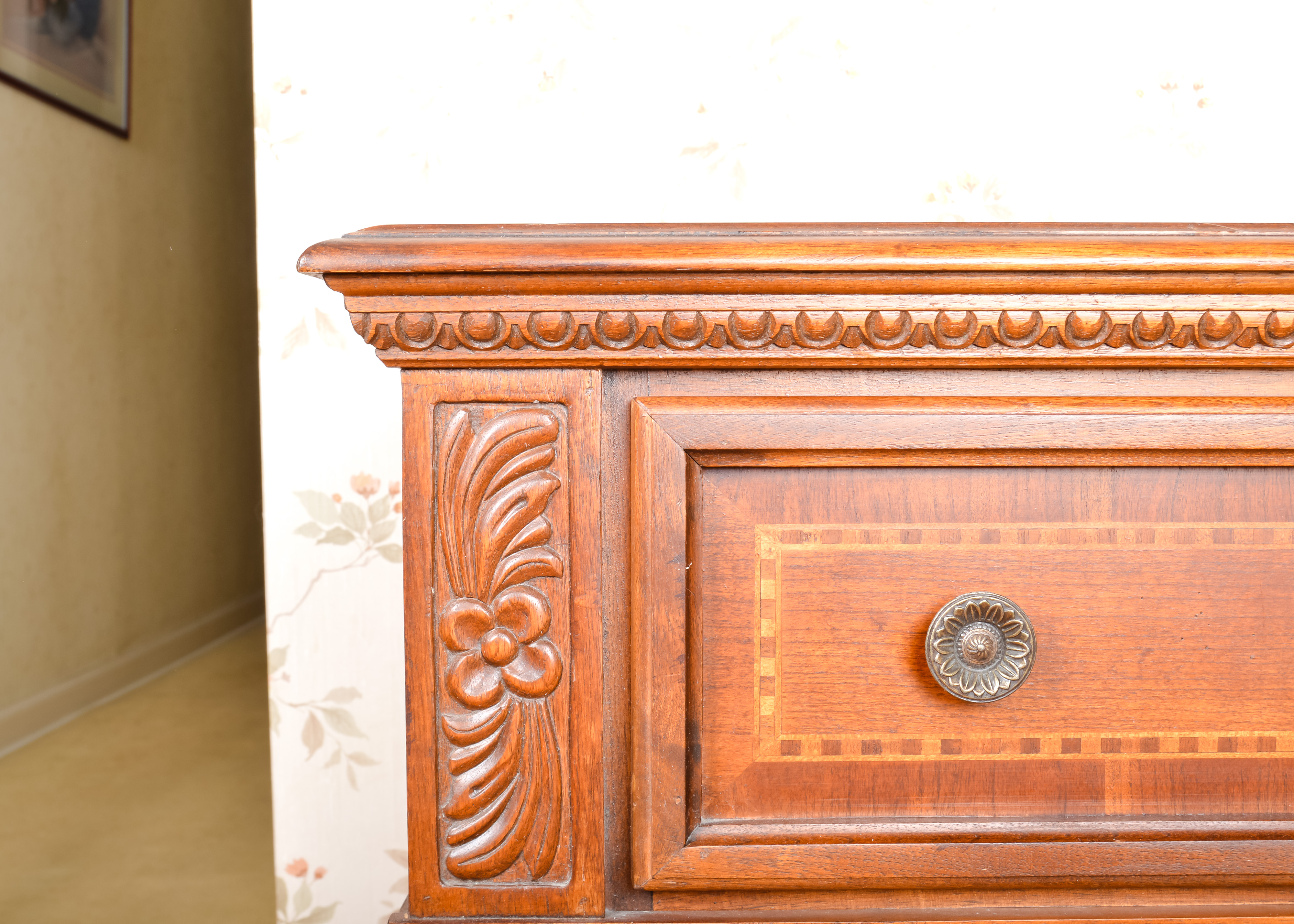 Collezione Europa Walnut Night Stand