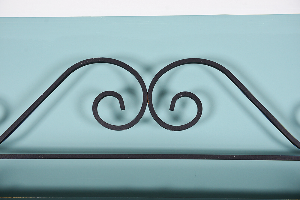 Metal Frame Baker's Rack