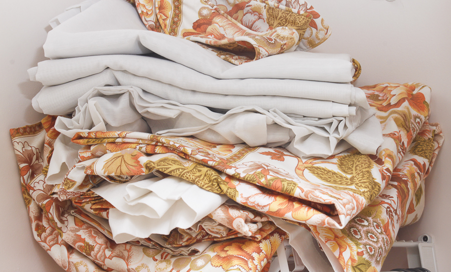 Floral Bedspread and Matching Floor Length Curtains