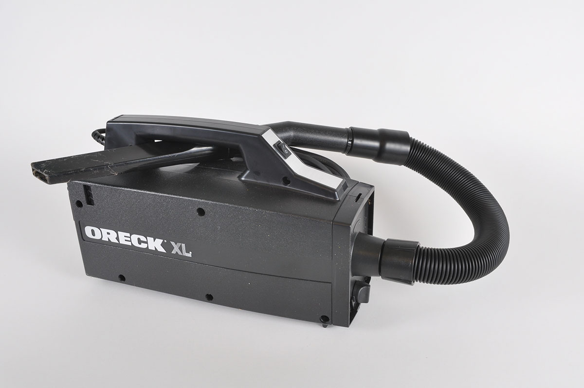 Oreck XL BB880-AD Compact Canister Vacuum Kit