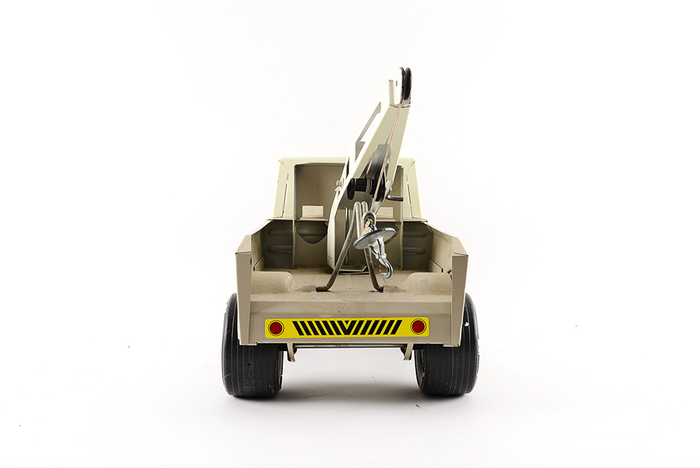 Vintage Tonka Toy Chevron Tow Truck