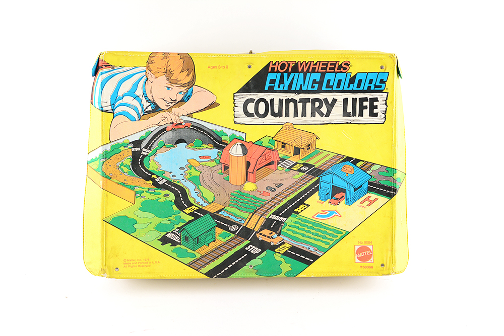 Hot Wheels Country Life Play Set with Metal Lunch Box