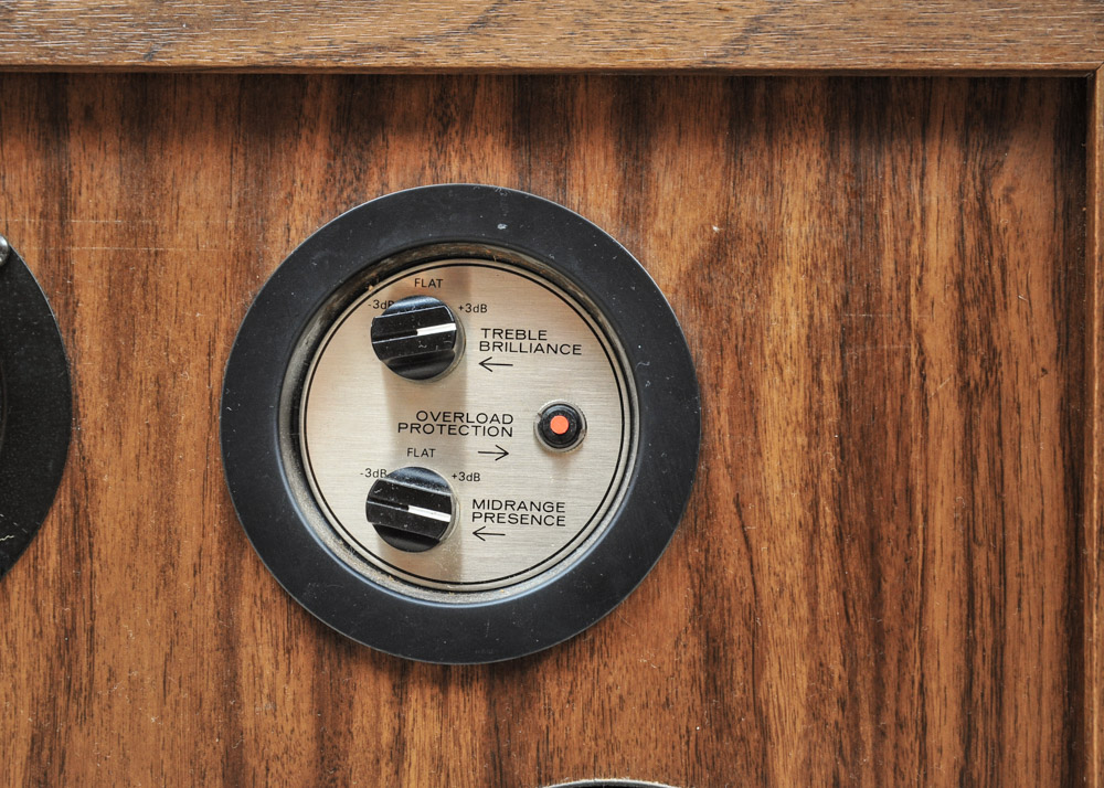 Pair of Fisher XP 95C Stereo Speakers