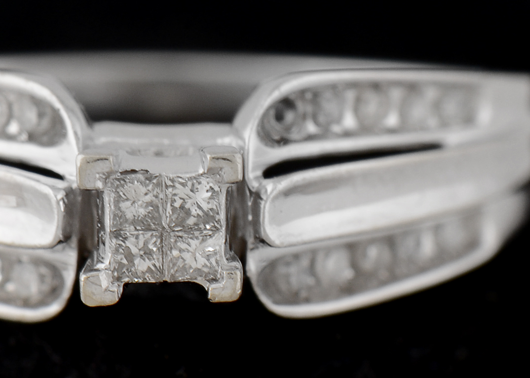 10K White Gold Diamond Engagement Style Ring