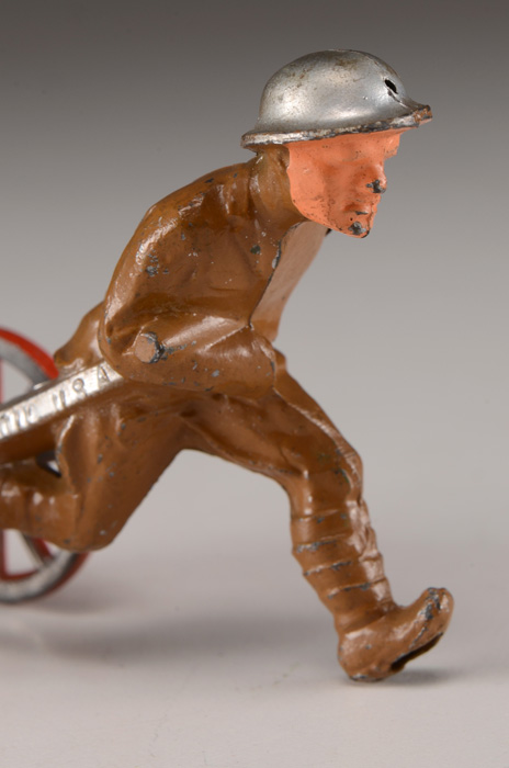 Vintage Manoil Lead Toy Figurine "Soldier Running with a Cannon"