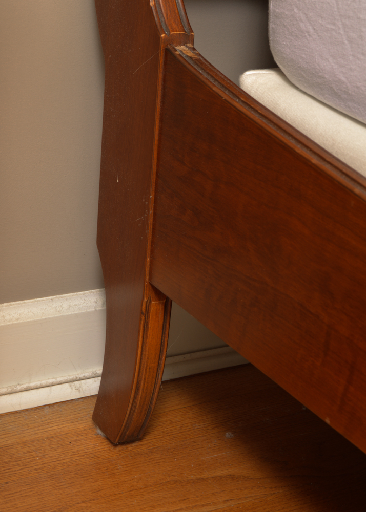 Ethan Allen Medallion Collection Queen Sleigh Bed