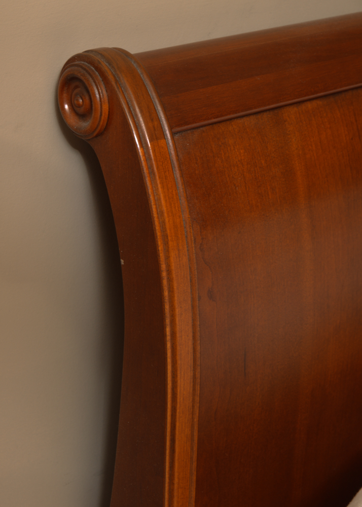 Ethan Allen Medallion Collection Queen Sleigh Bed