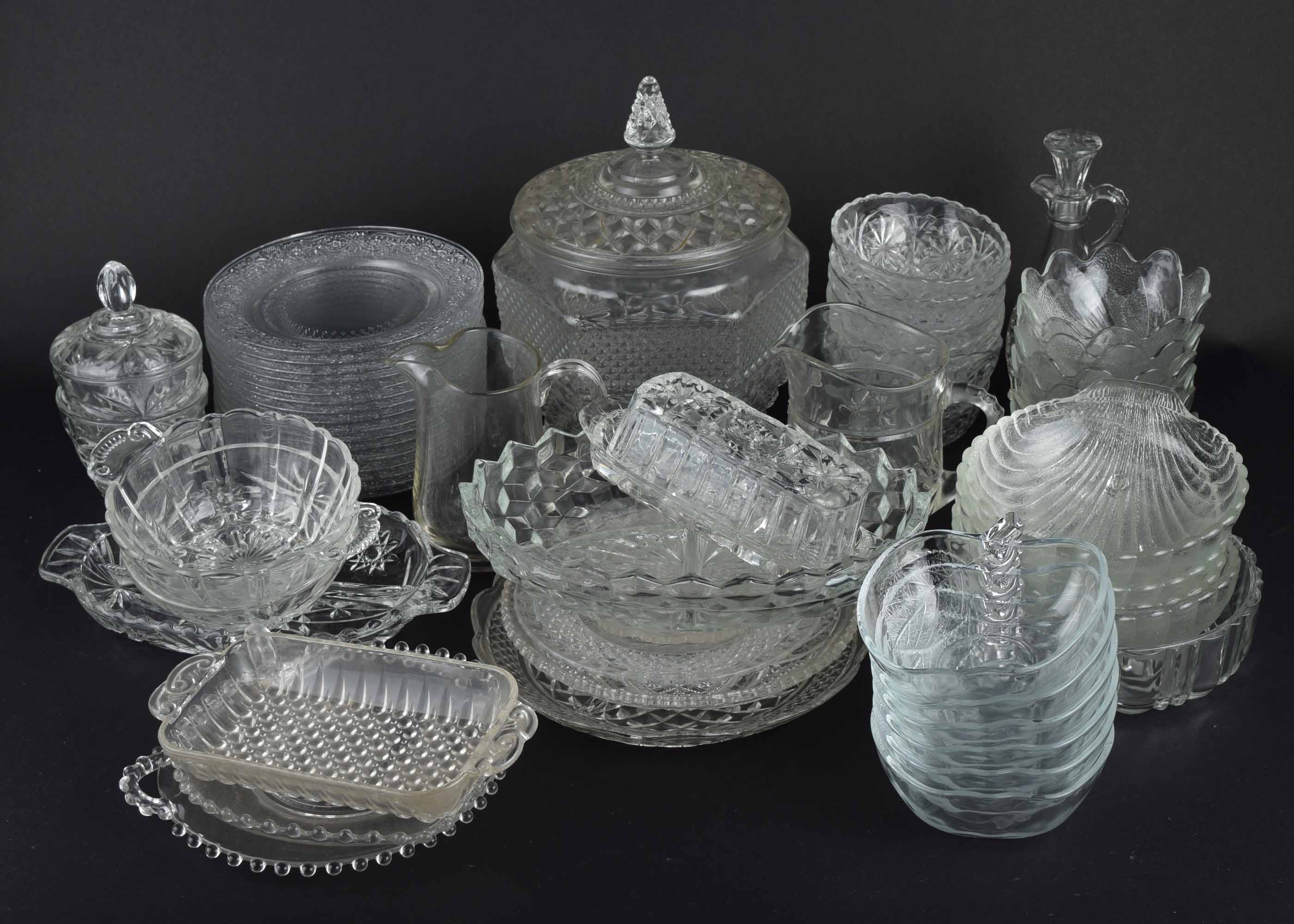 Extensive Glass Serving Ware Group