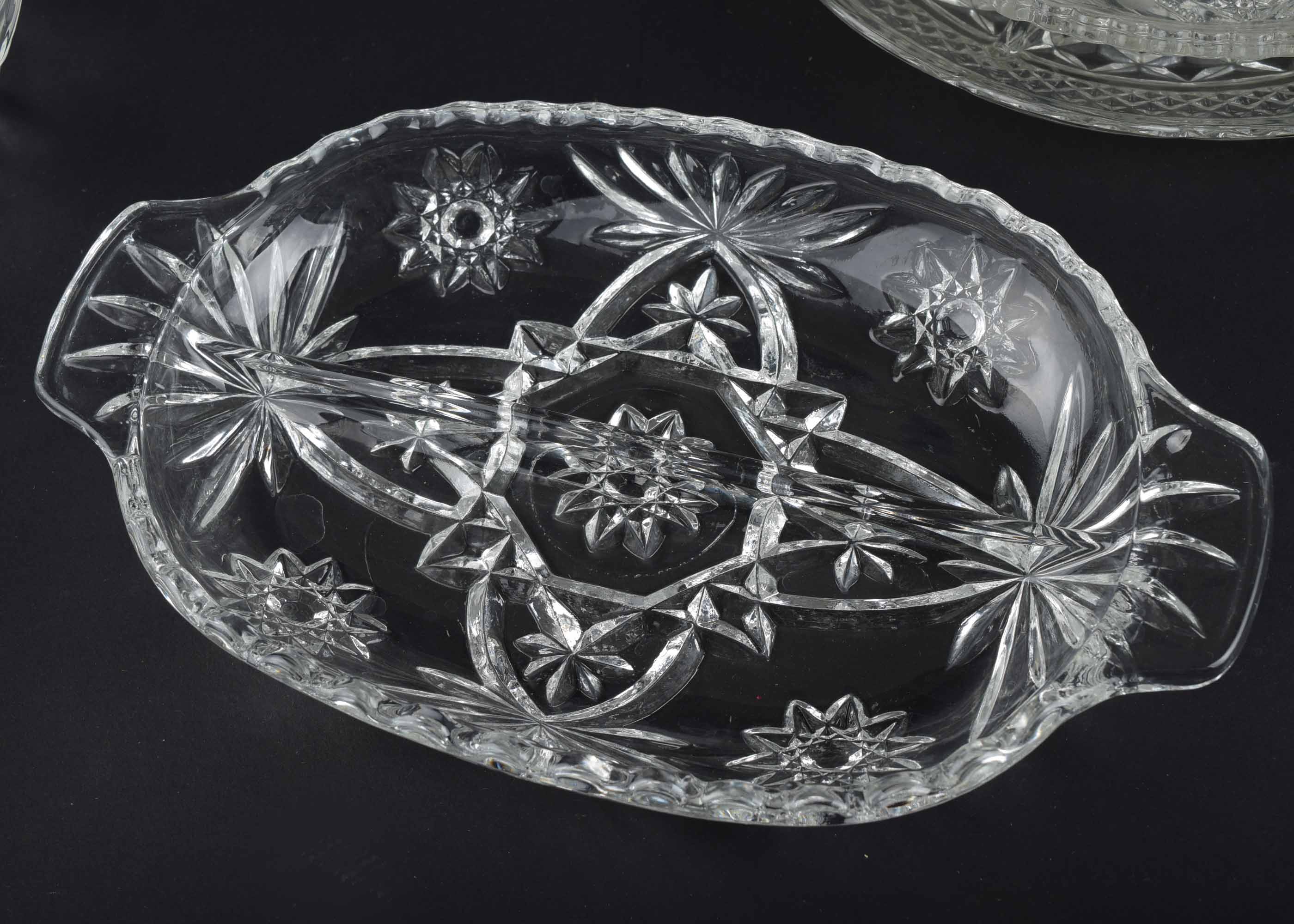 Extensive Glass Serving Ware Group