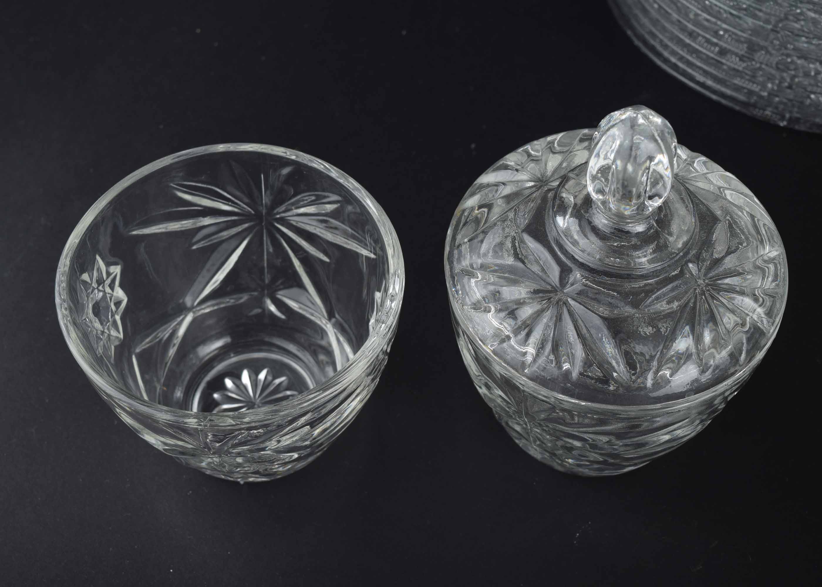 Extensive Glass Serving Ware Group