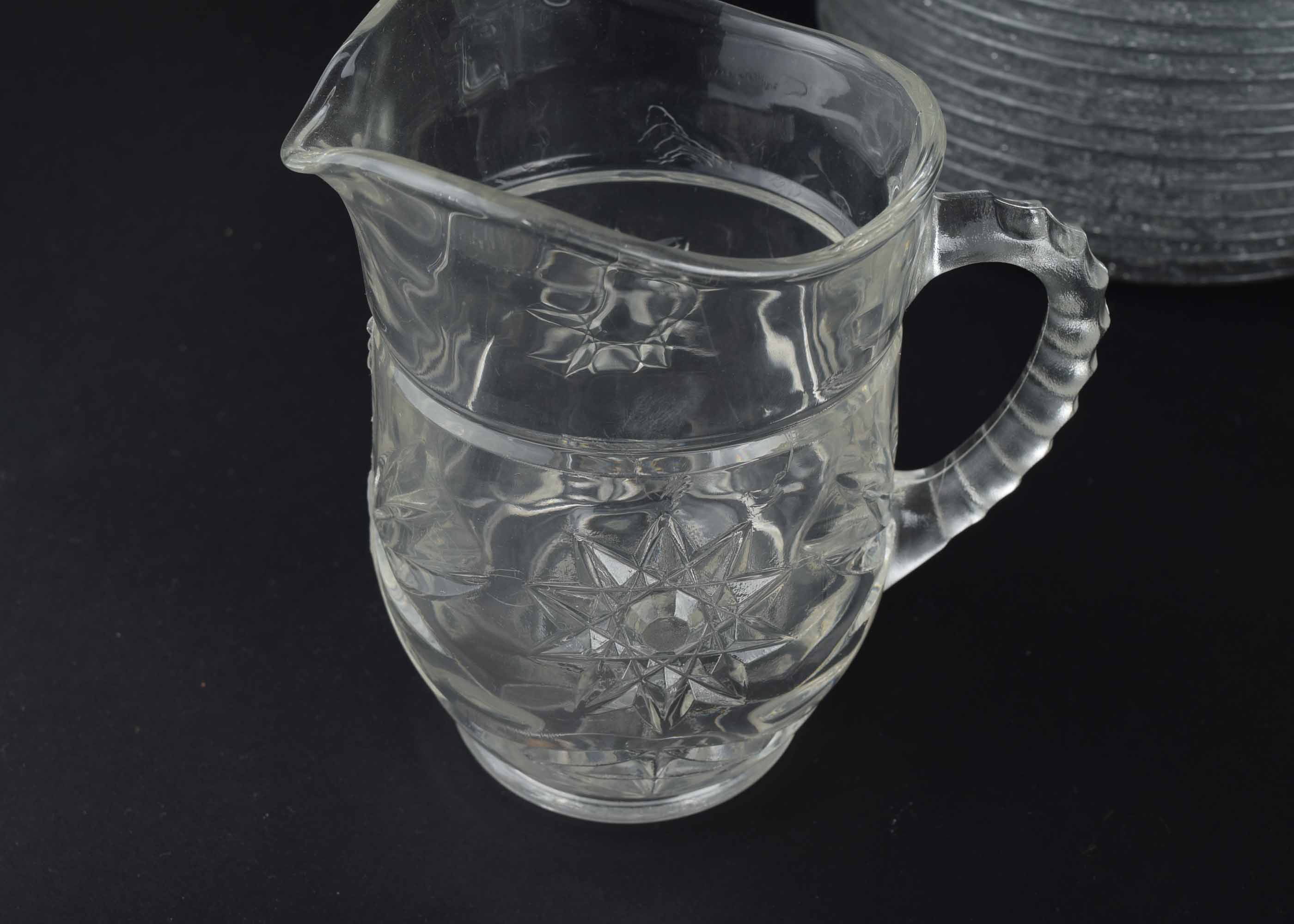 Extensive Glass Serving Ware Group
