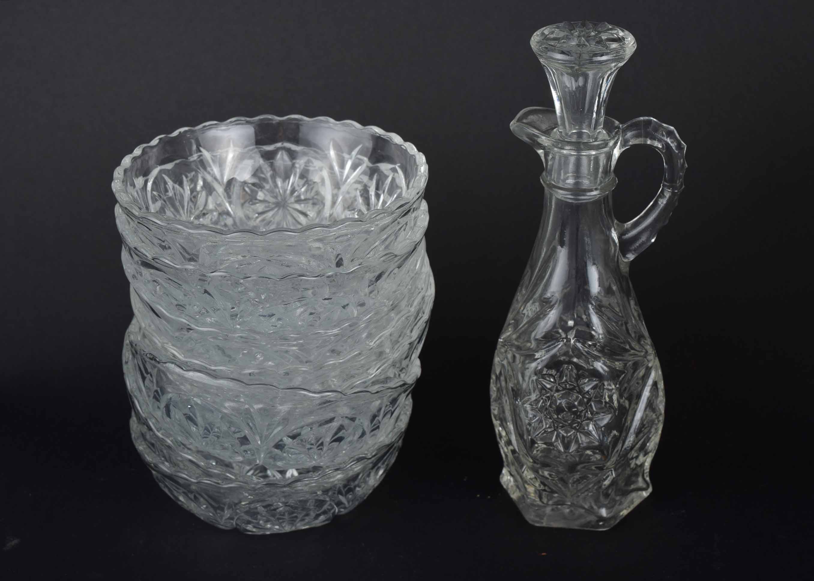 Extensive Glass Serving Ware Group