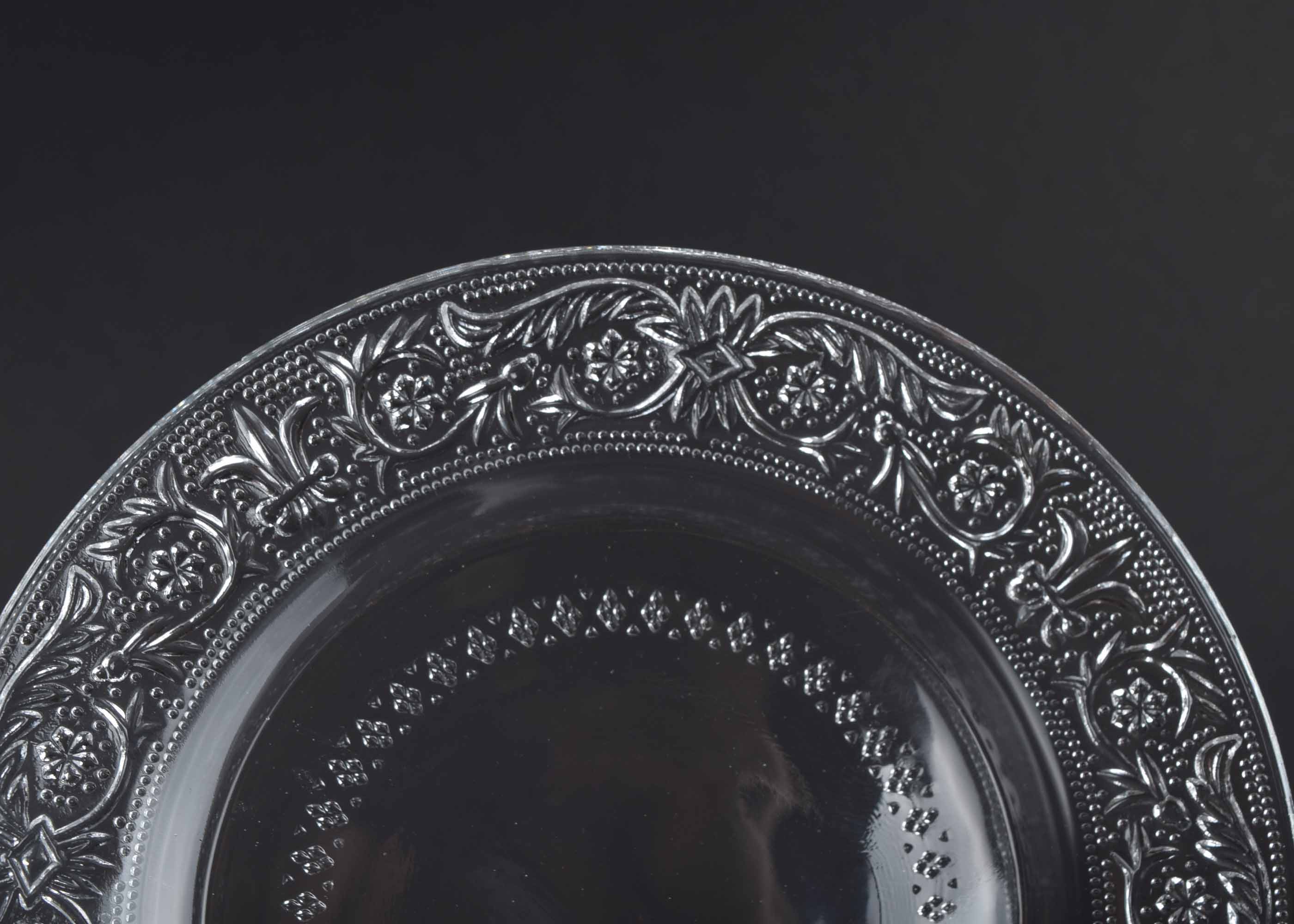 Extensive Glass Serving Ware Group