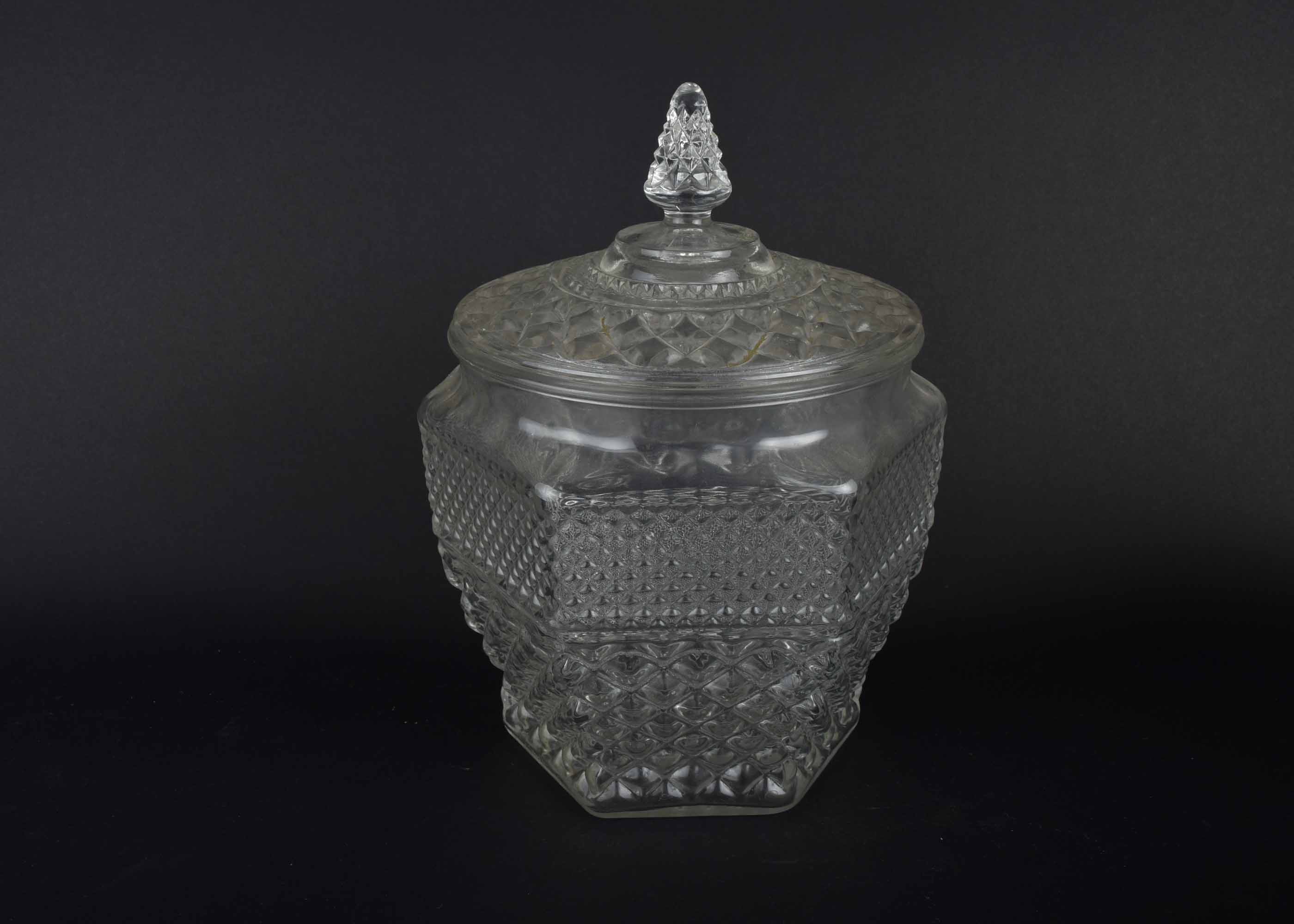 Extensive Glass Serving Ware Group