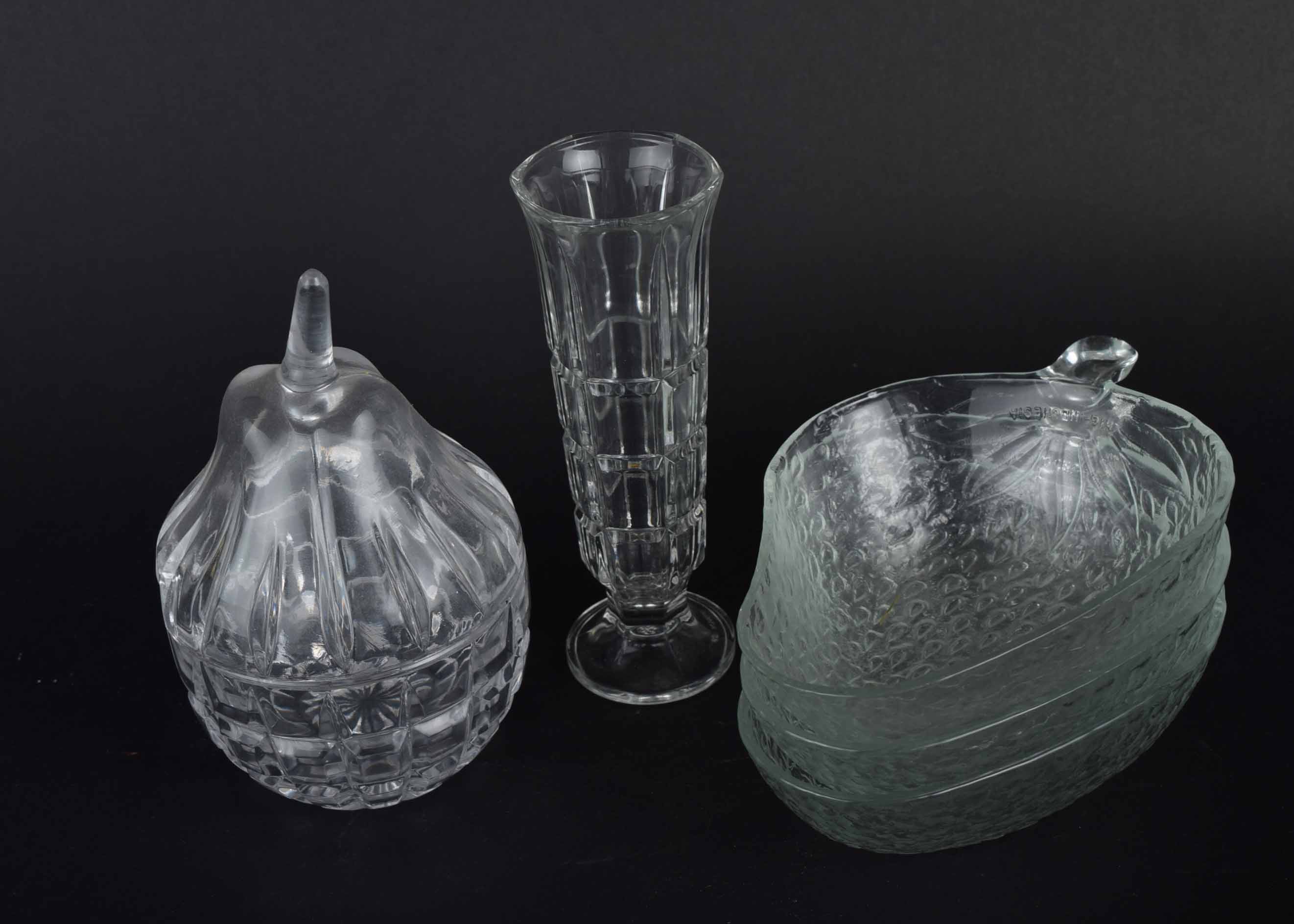 Extensive Glass Serving Ware Group