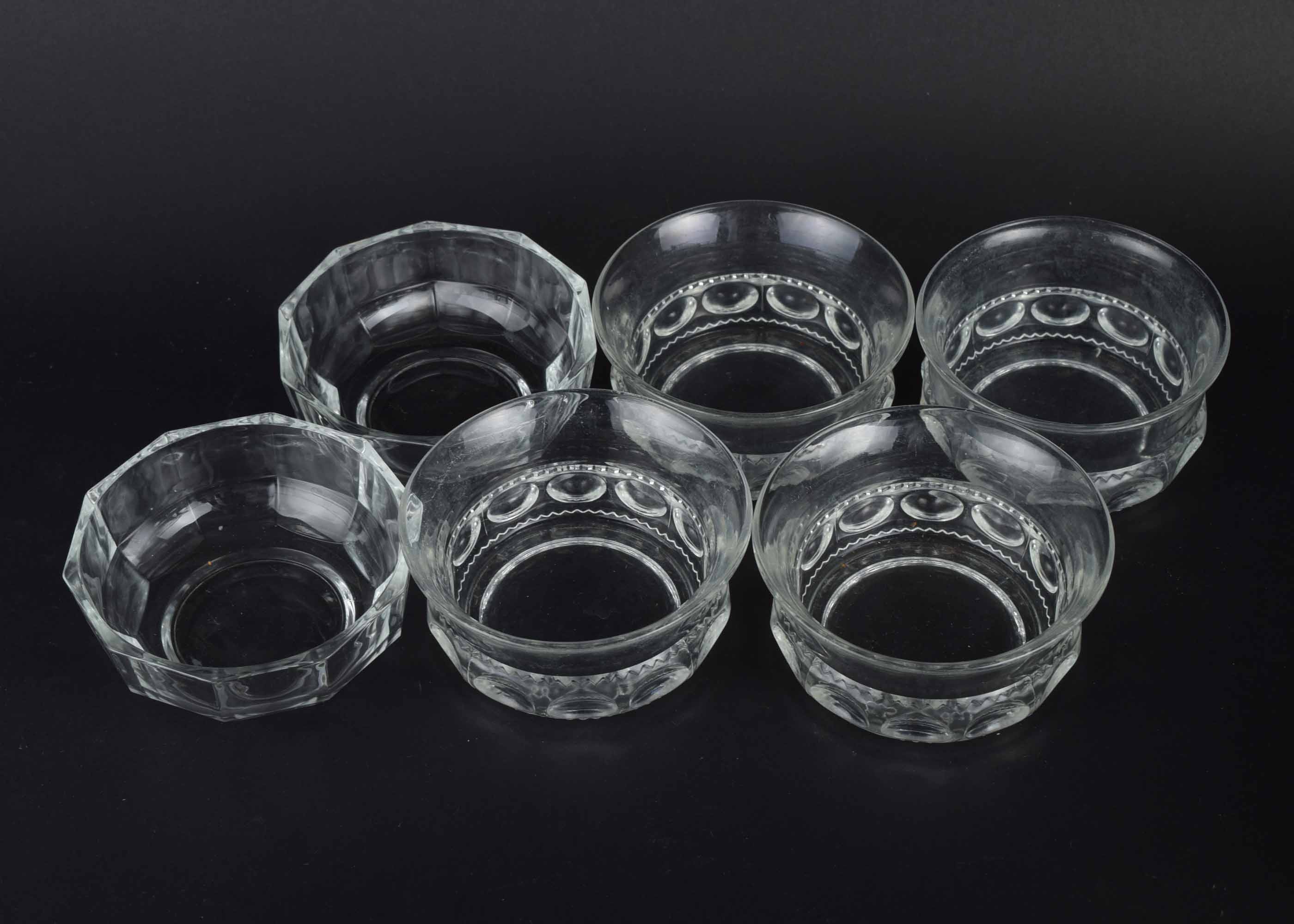 Extensive Glass Serving Ware Group