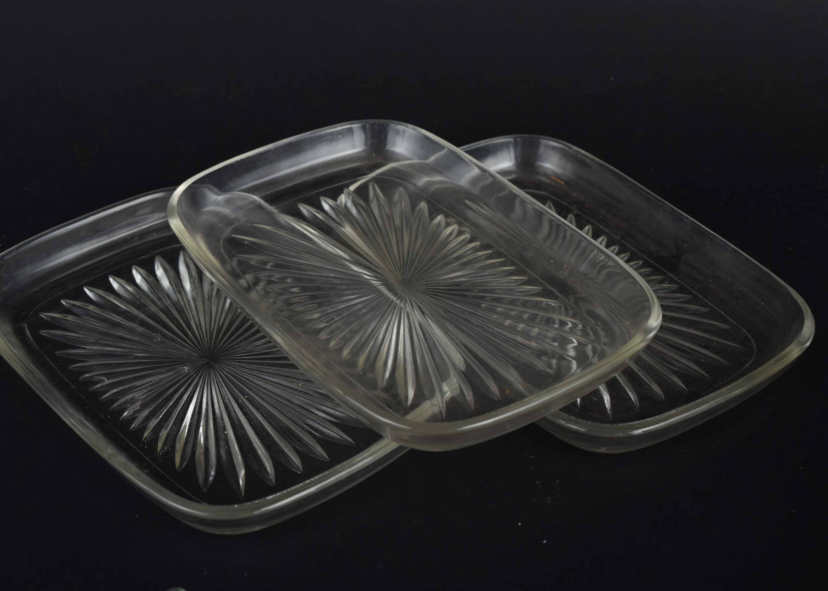 Extensive Glass Serving Ware Group