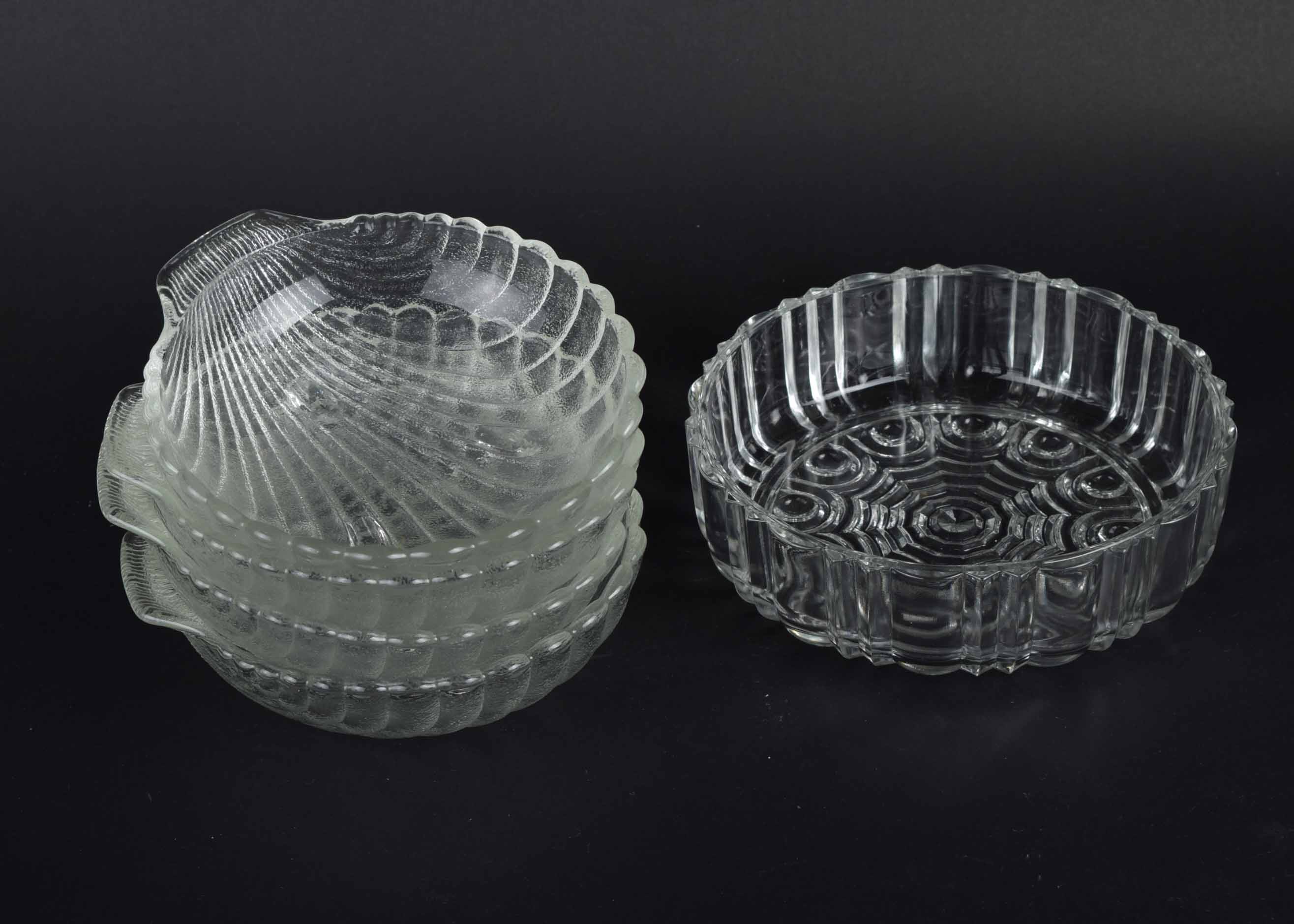 Extensive Glass Serving Ware Group