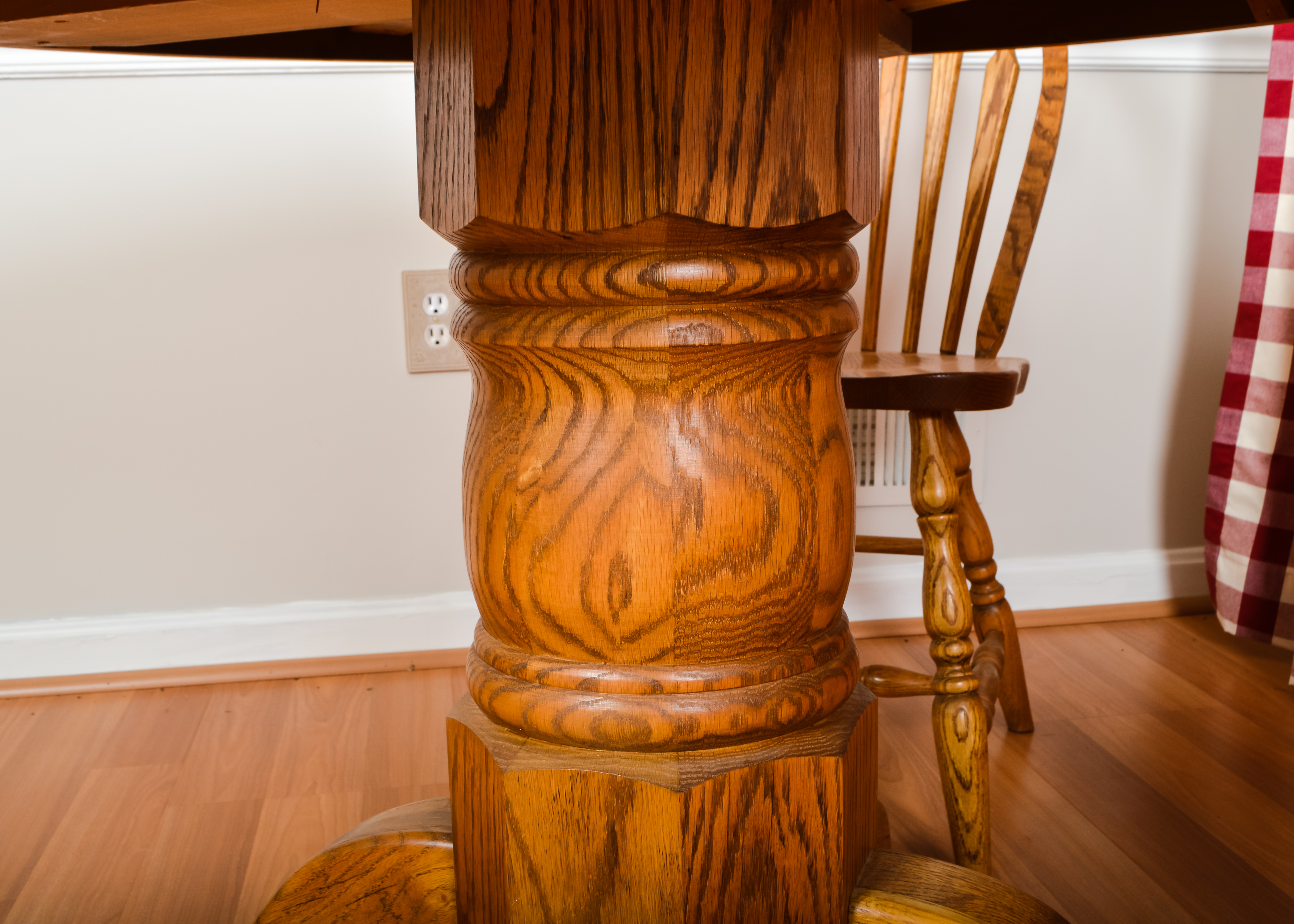 Oak Round Kitchen Table with Matching Chairs