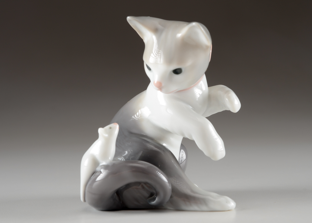 Lladro "Cat and Mouse" Porcelain Figurine