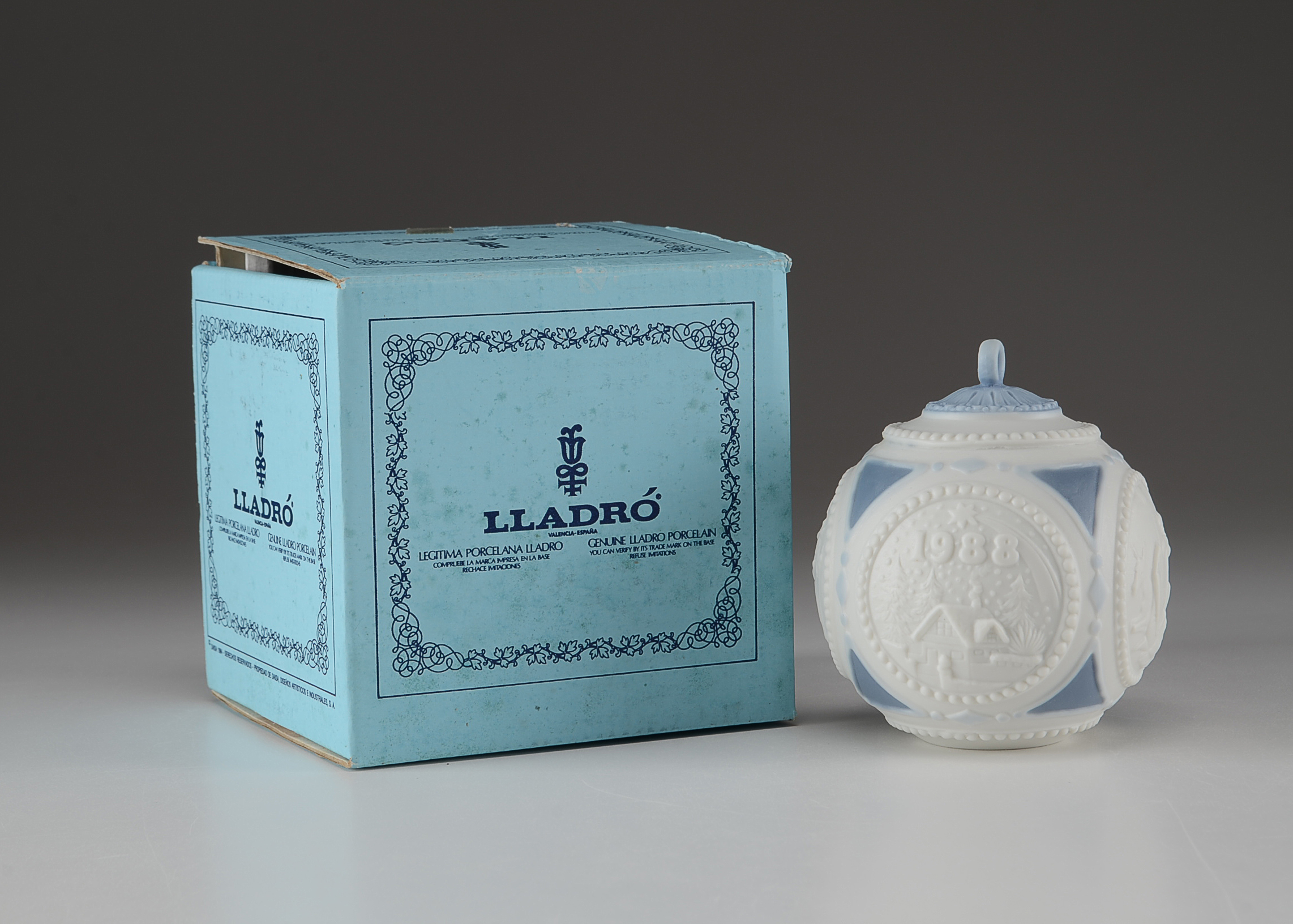 Lladro Christmas Porcelain Decoration