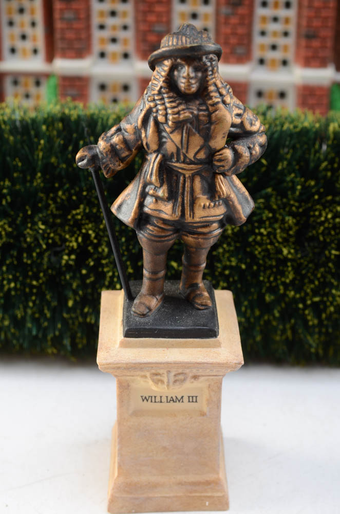 Department 56 Heritage Village "Kensington Palace"