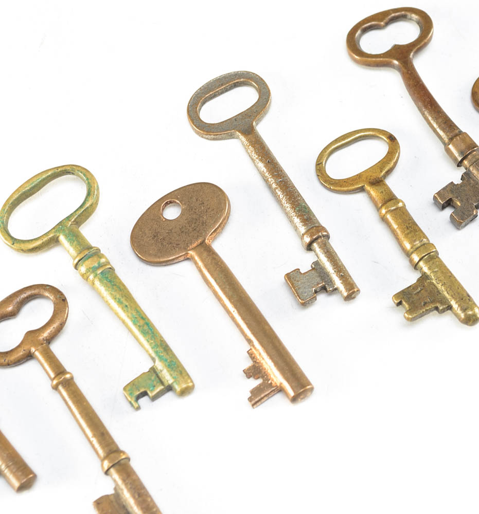 Selection of Vintage Brass Skeleton Keys