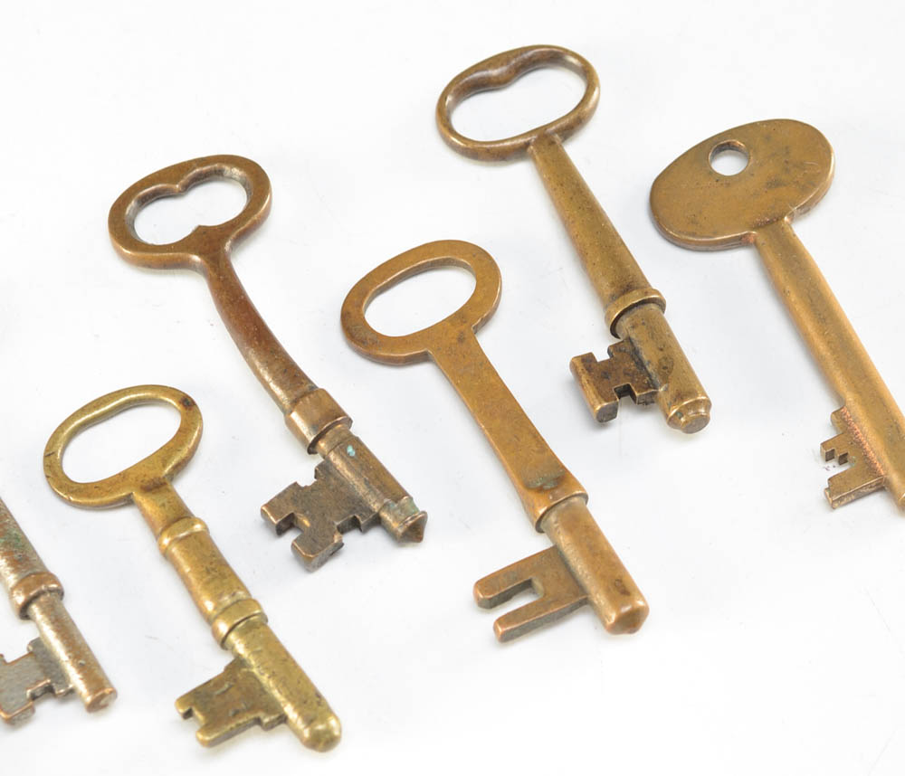 Selection of Vintage Brass Skeleton Keys
