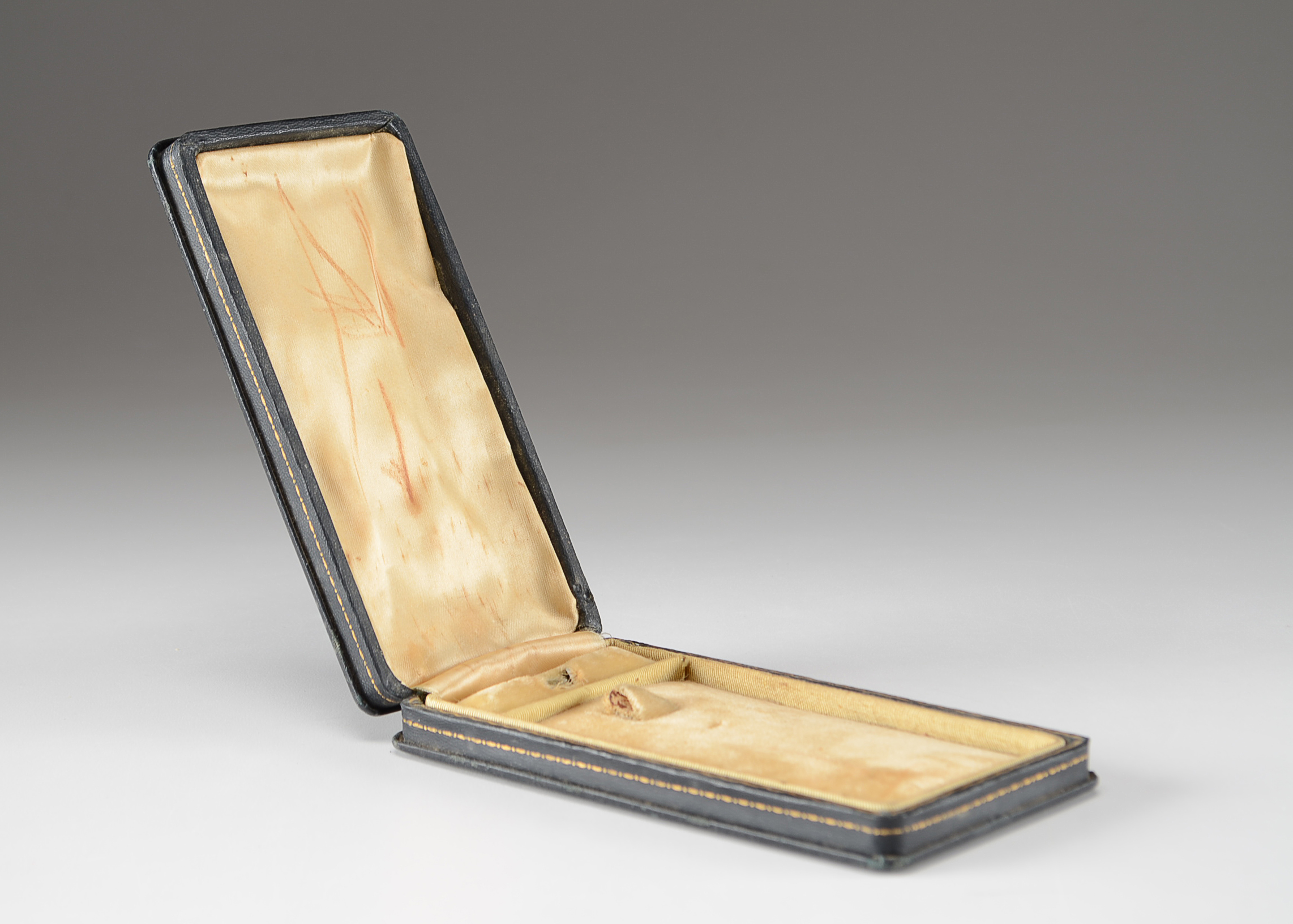 Vintage Bronze Star Medal Box