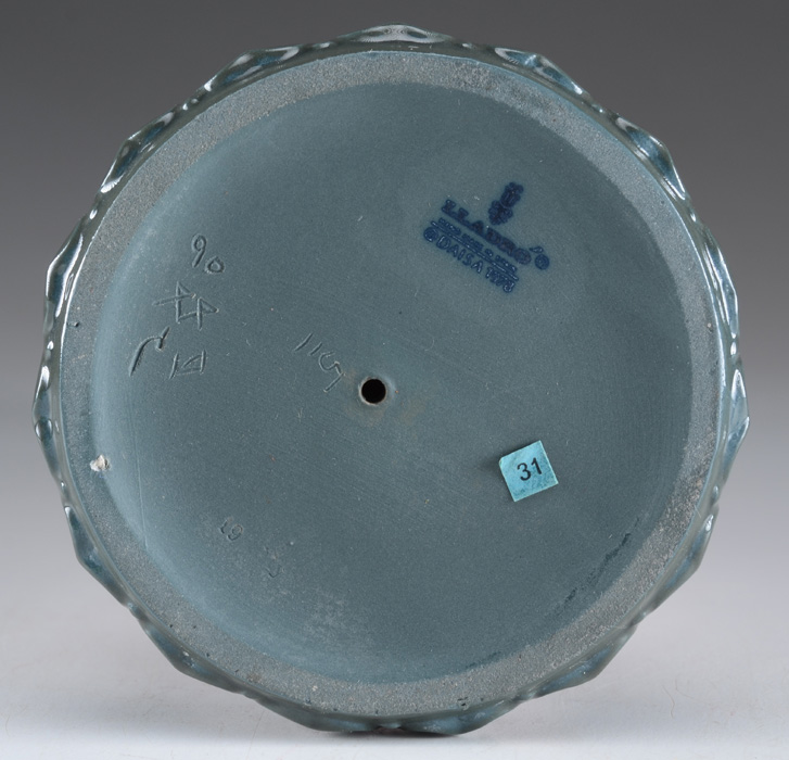 Lladro Geisha Chrysanthemum Porcelain Figurine