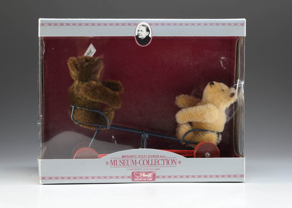 Steiff Museum Collection "Wiwag" Bears