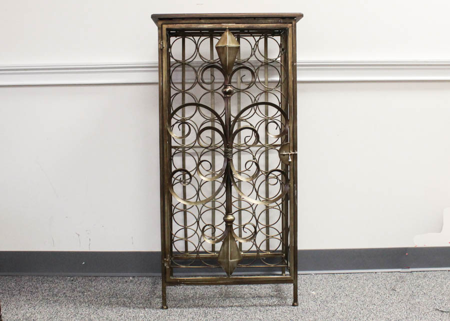 Fleur de Lis Wine Rack