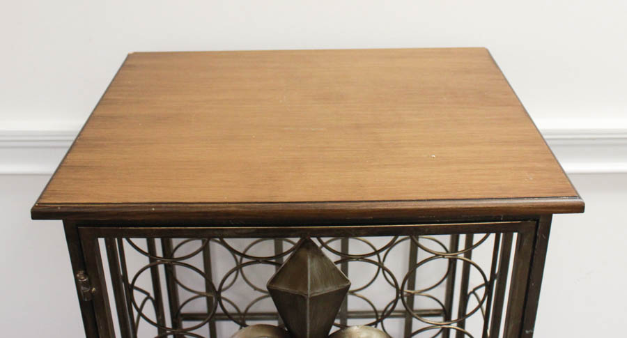 Fleur de Lis Wine Rack