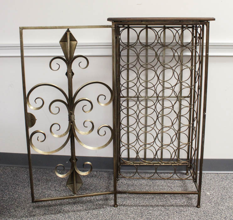 Fleur de Lis Wine Rack