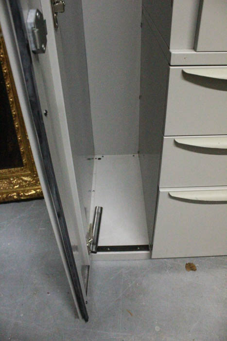 Gray Hawthorne Personal locker