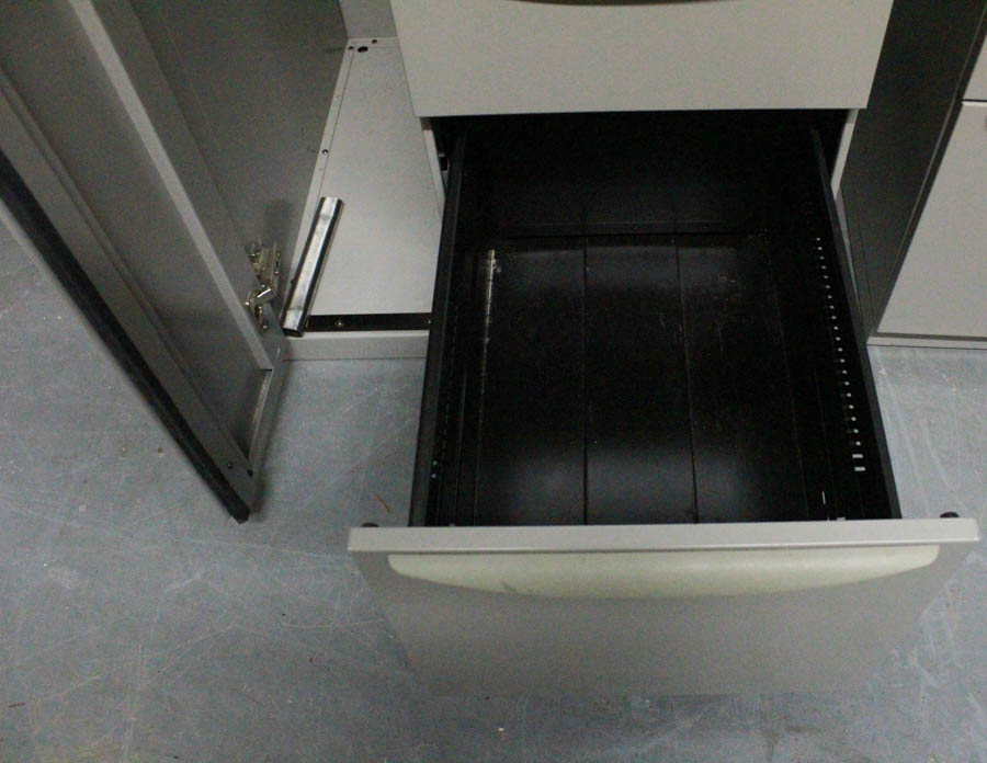 Gray Hawthorne Personal locker