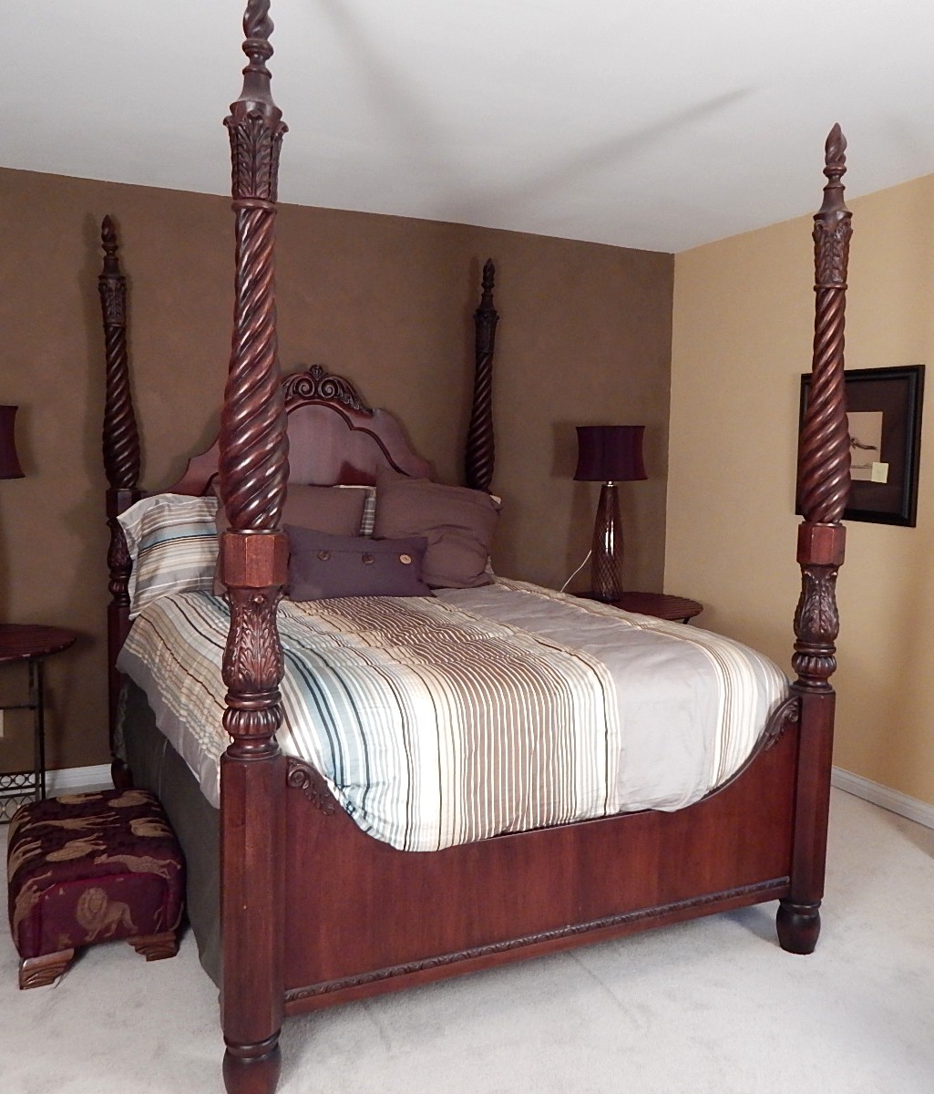 Thomasville Queen Four Poster Bed