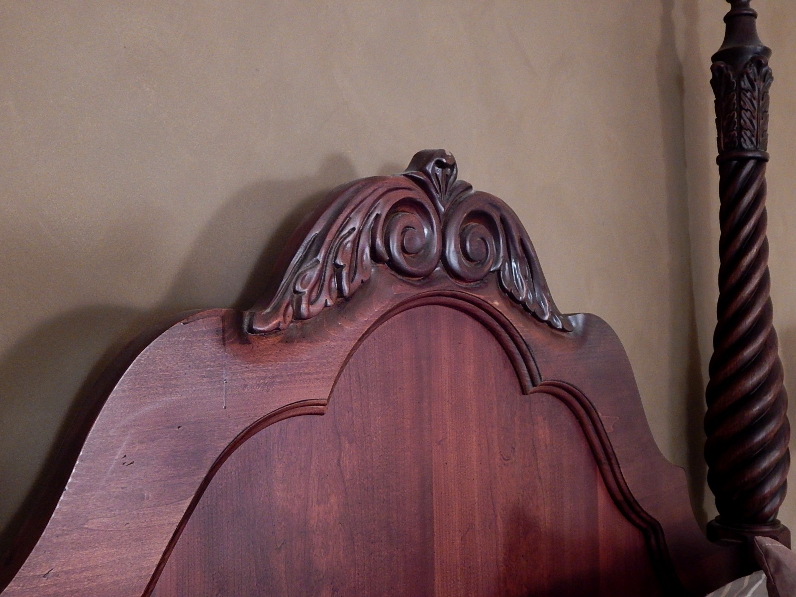 Thomasville Queen Four Poster Bed