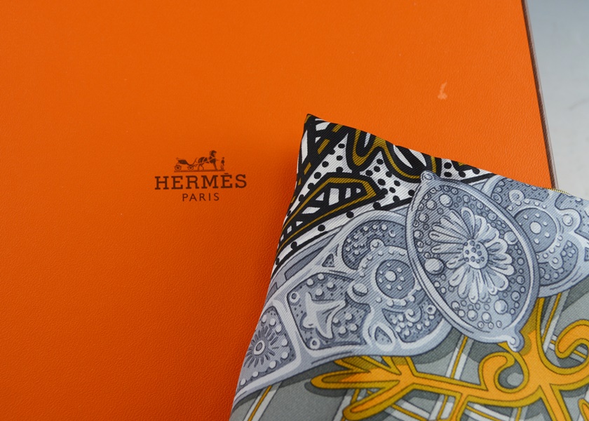 Hermes "Cavaliers du Caucase" Twill Silk Scarf