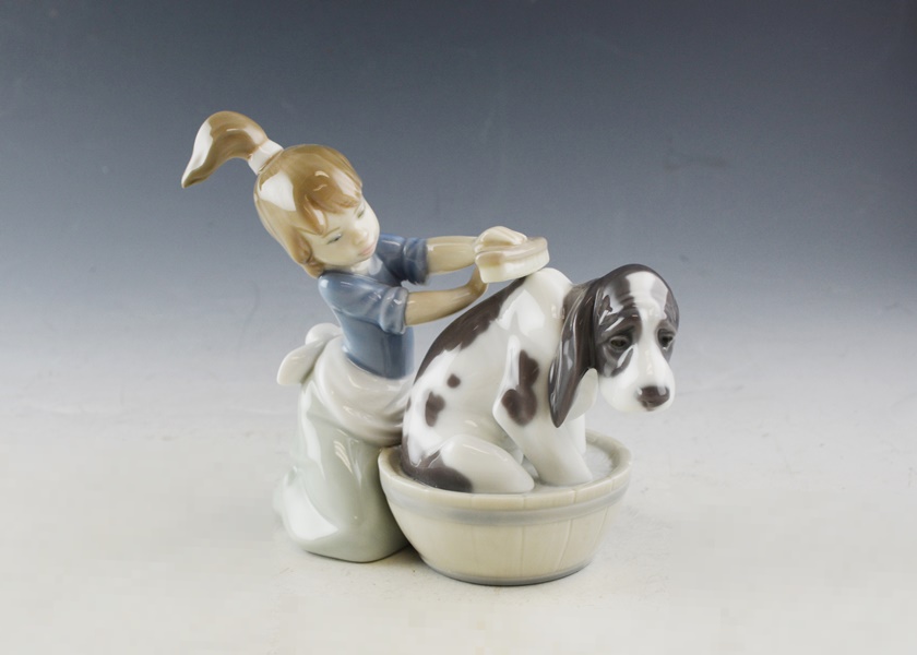 Lladro "Bashful Bather" Porcelain Figurine #5455