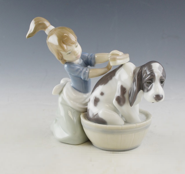 Lladro "Bashful Bather" Porcelain Figurine #5455