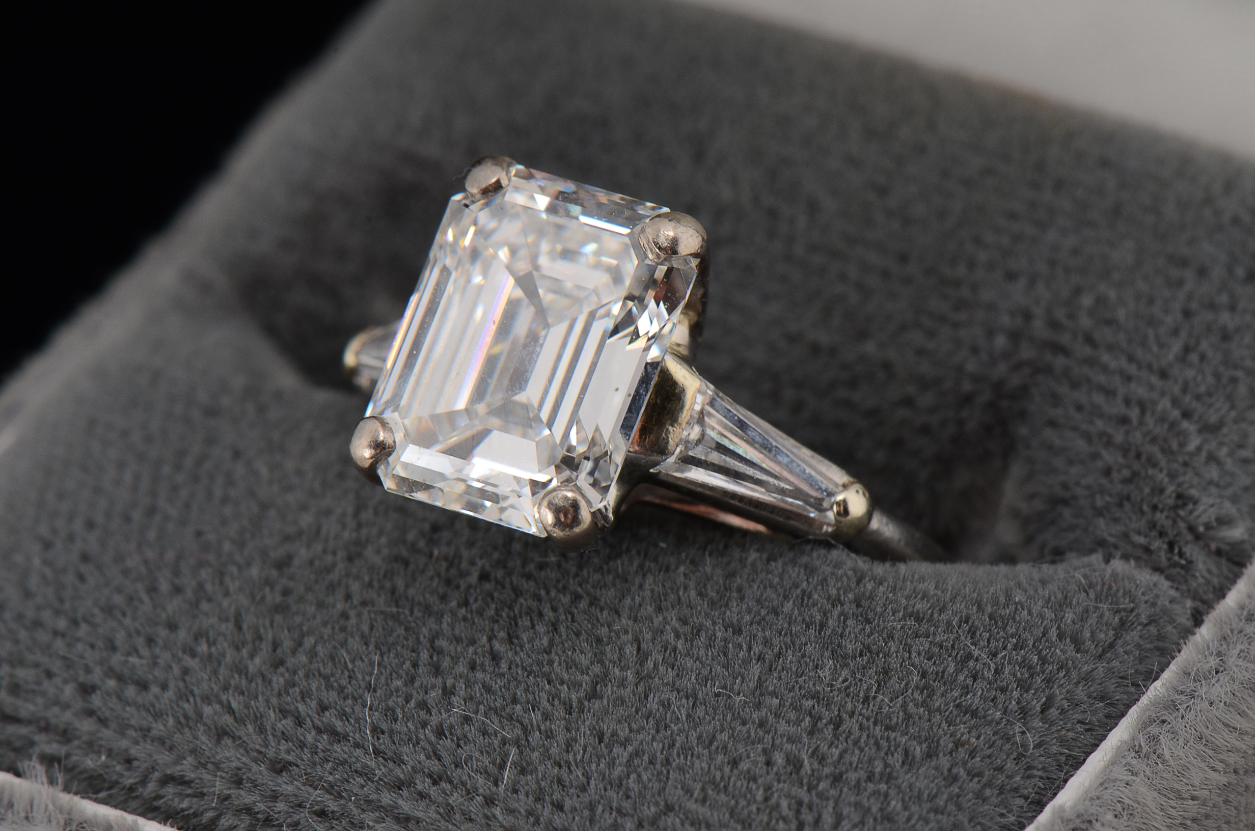 4.20 Carat Diamond and Platinum Ladies Engagement Ring