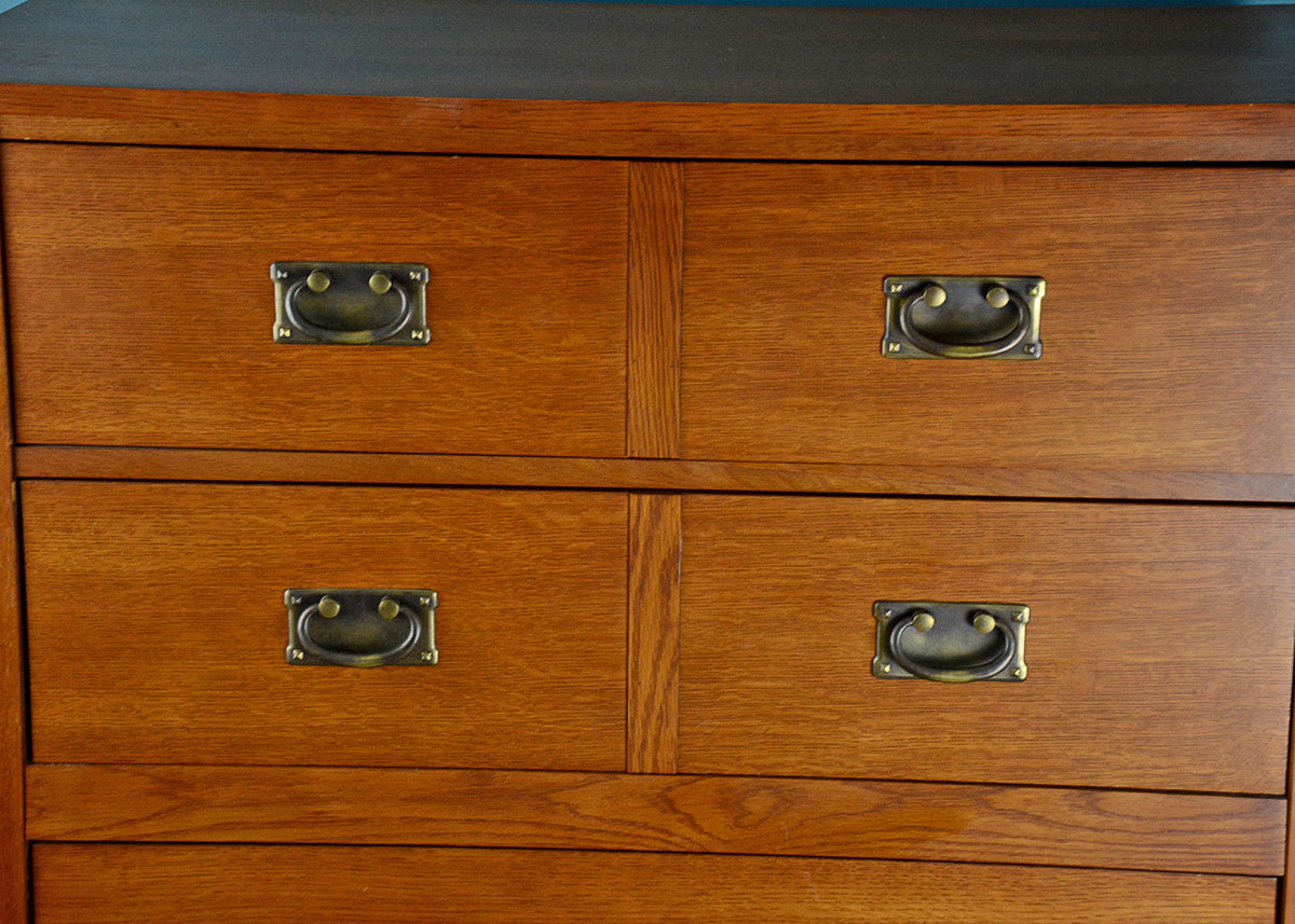 Basset Chest of Drawers