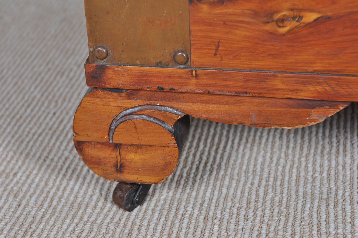Vintage Roos Chests Cedar Trunk