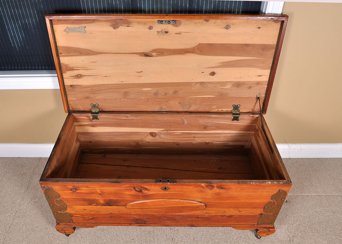 Vintage Roos Chests Cedar Trunk