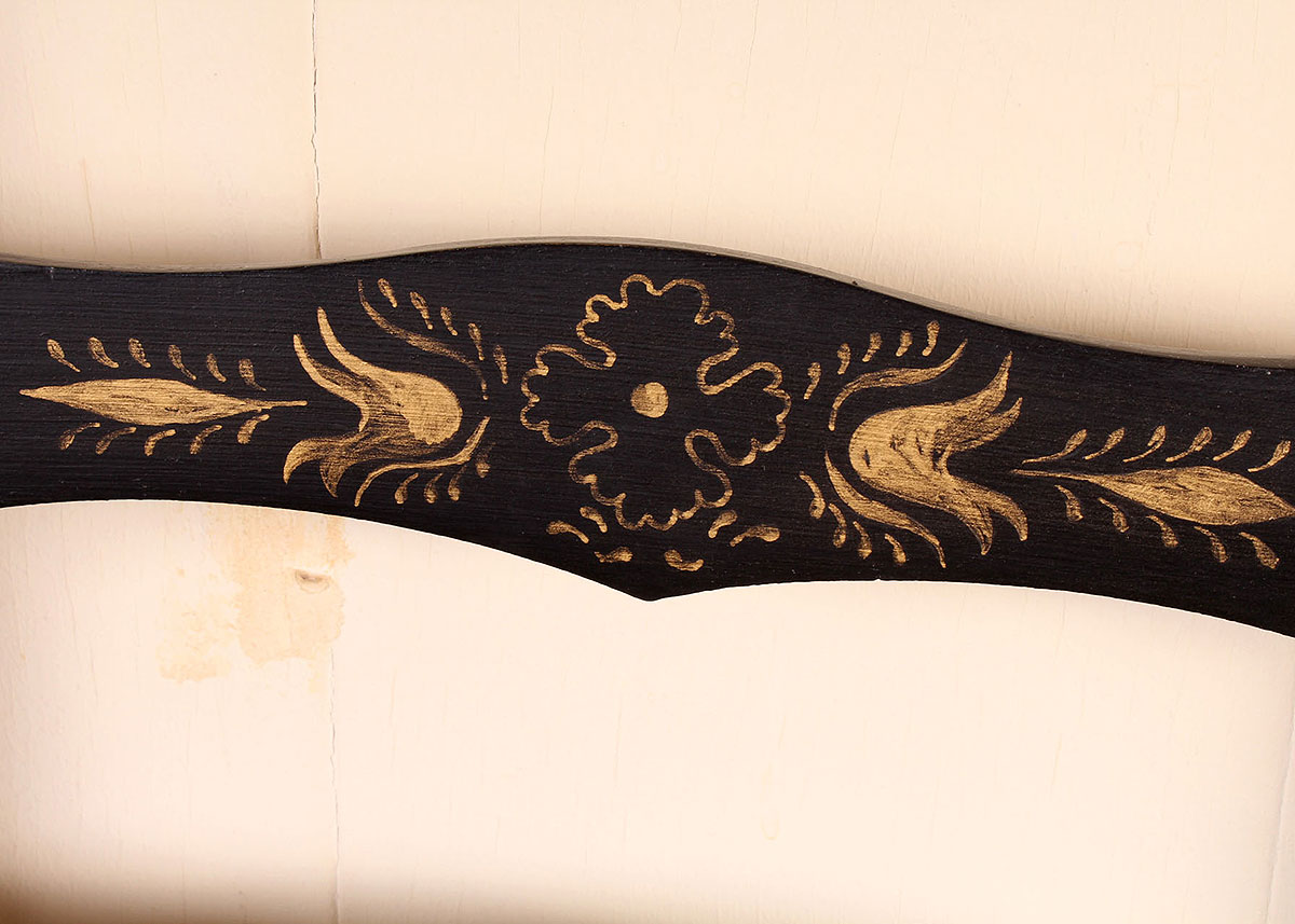 Black Lacquerwork Ladderback Chair