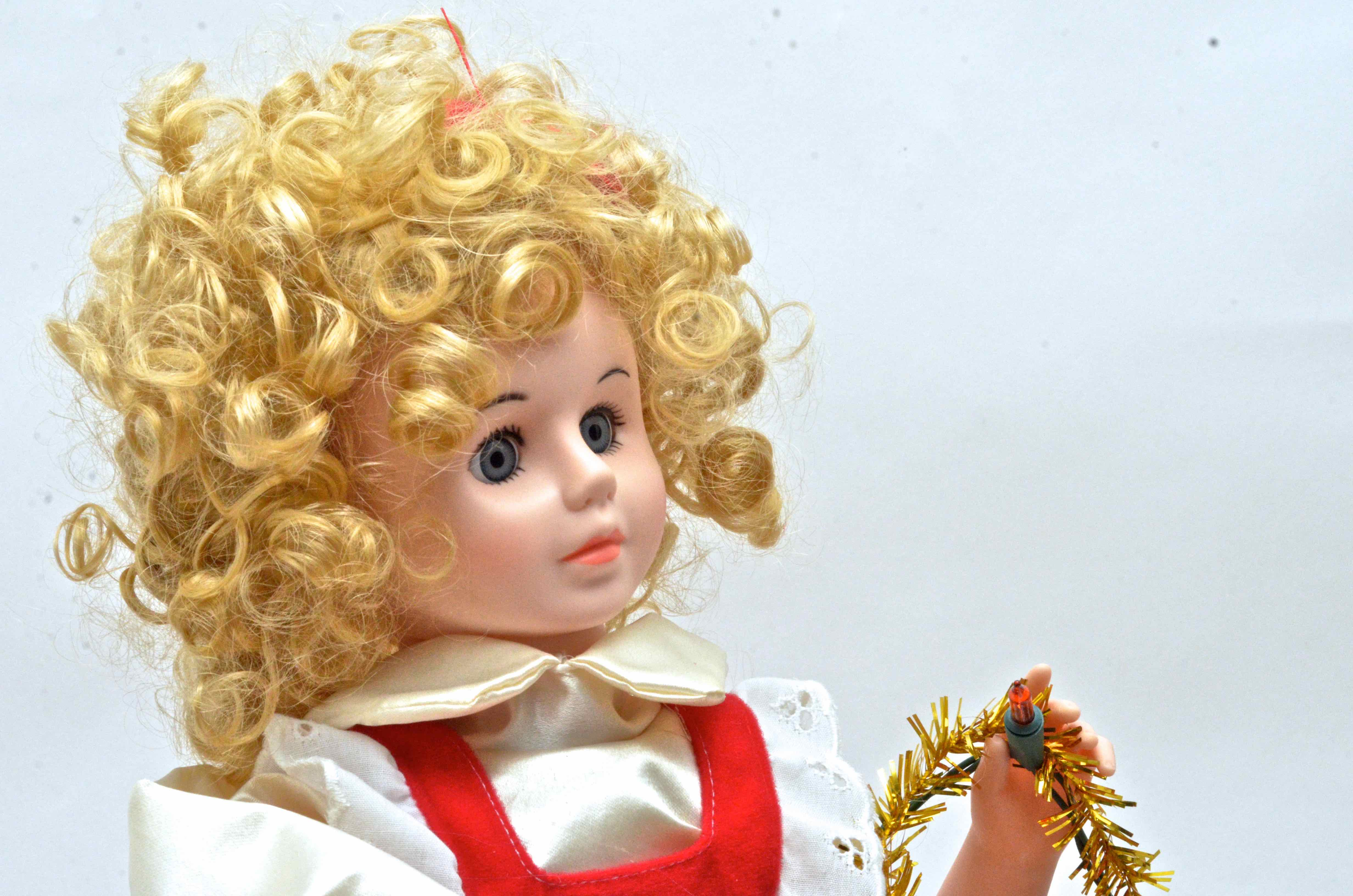 21" Animated Motion Christmas Dolls