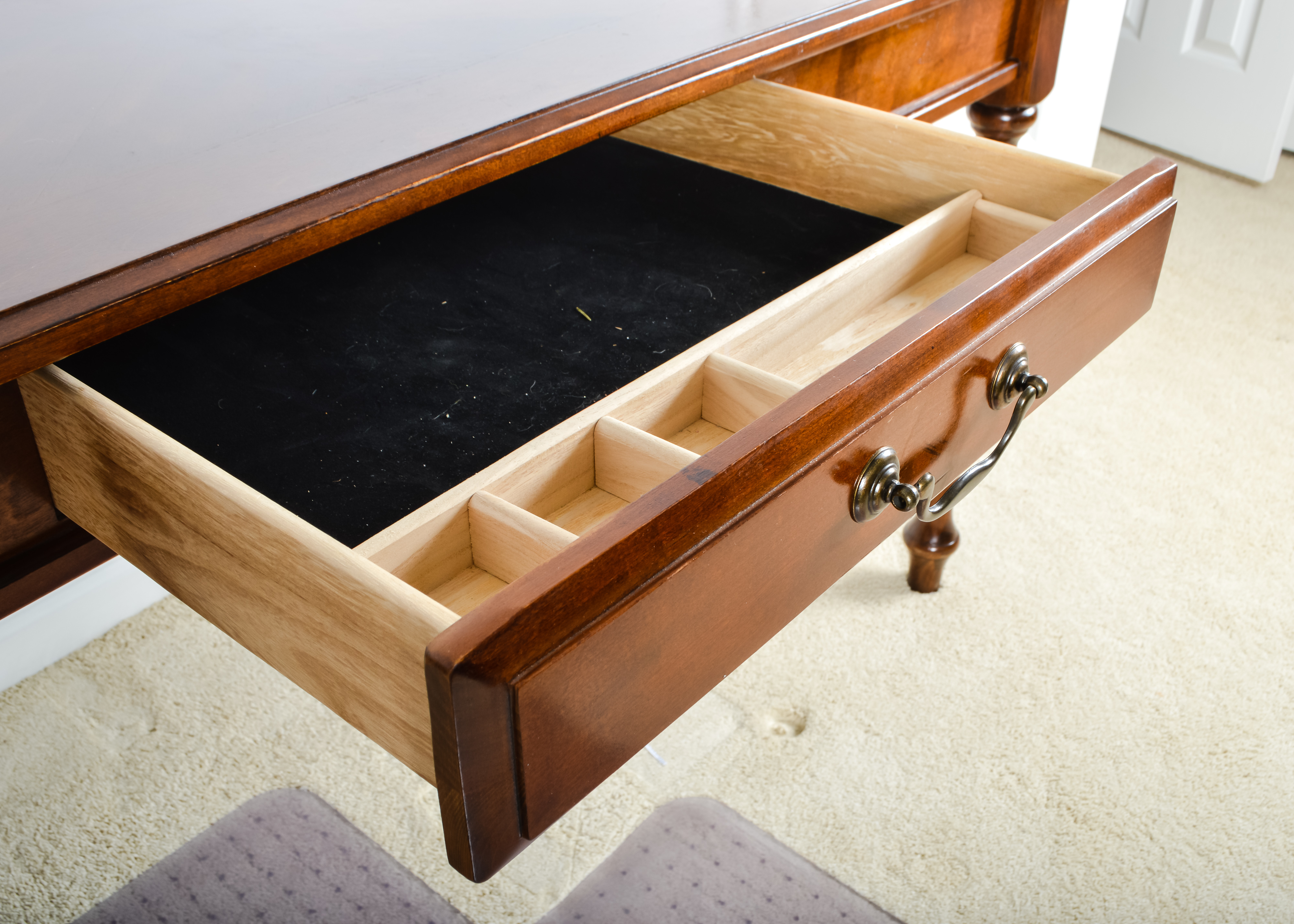 Single Drawer Wooden Desk