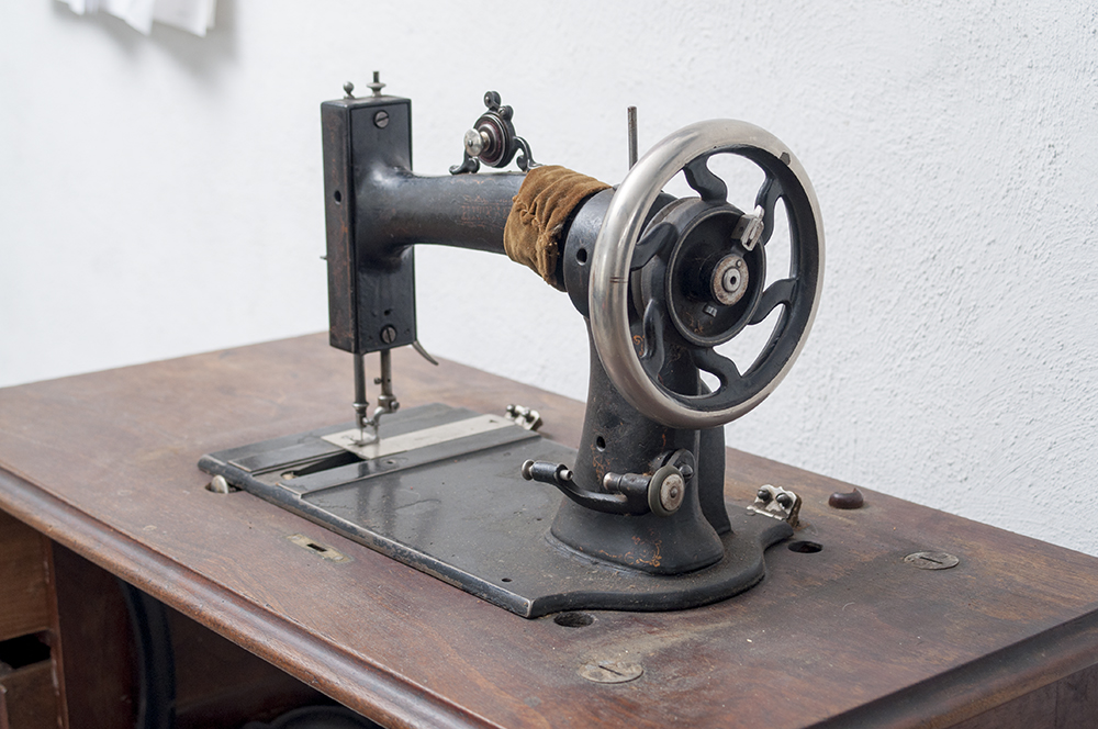 White Sewing Machine Table