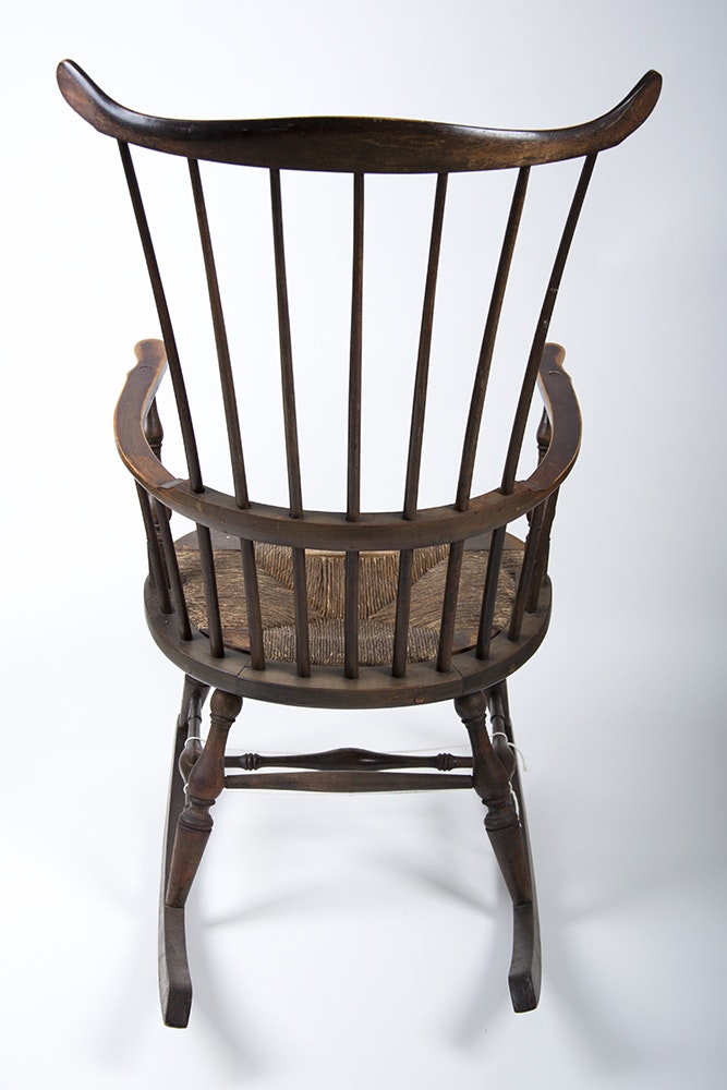 Vintage Windsor Comb Back Rocking Chair | EBTH